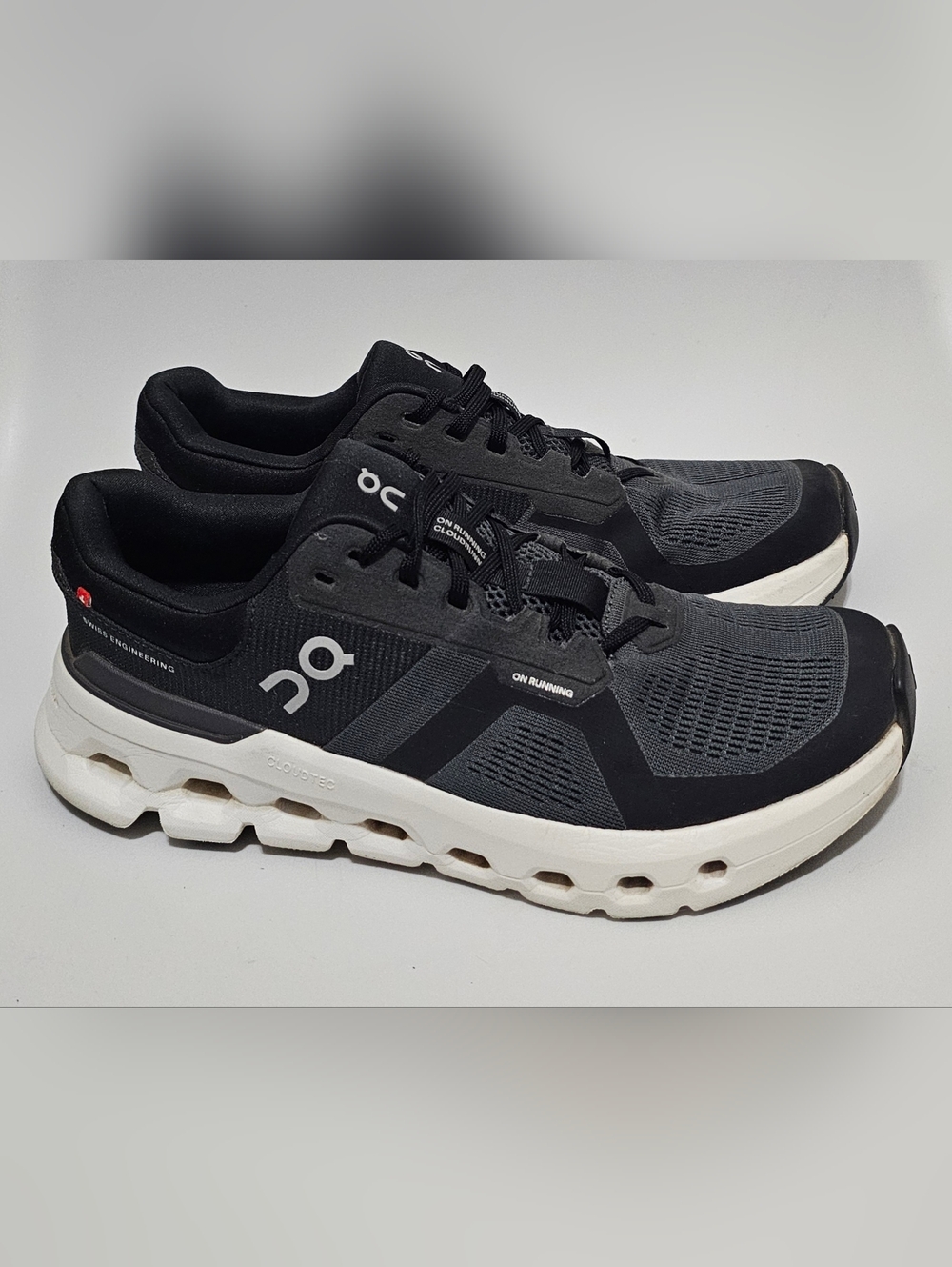 Women's On Running Cloudrunner 2 size 10